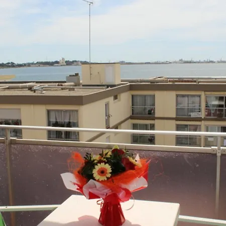 F1 Proche Des Thermes Avec Balcon, Parking Et Animaux Admis A - Fr-1-503-45 *